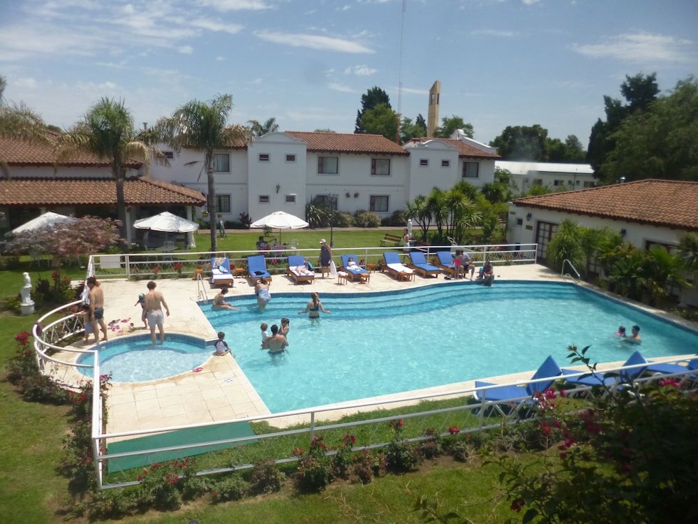 Фото отеля 1