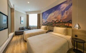 Гостиница Atour Hotel Hongyadong Riverside Chongqing