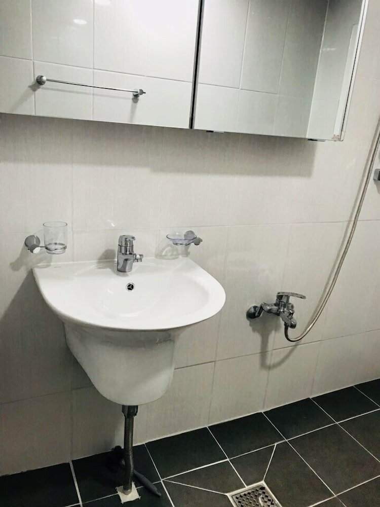 Фото 1 Kay House - Place 4 - Hostel