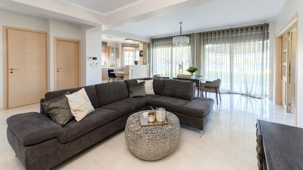 Фото Villa Filoxenia - by the sea - up to 12 guests