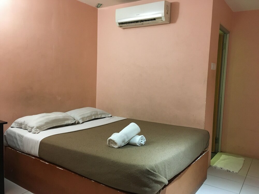 Фото Red Apple Hotel