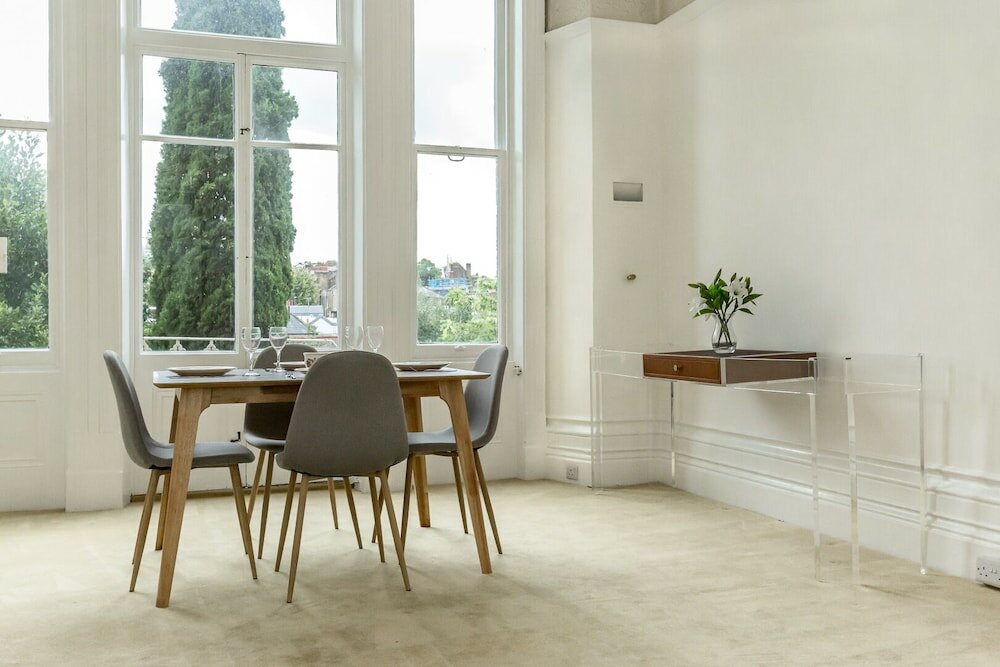 Фото Spacious 1br Period Apartment Hampstead