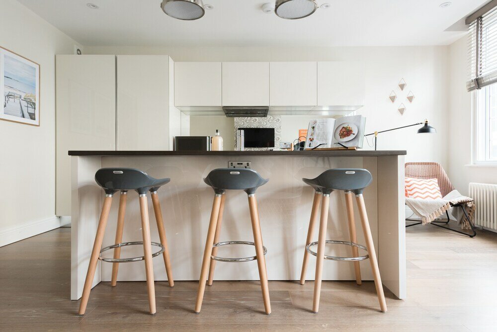 Фото The Oxford Street Retreat - Modern 3bdr in 2 Apartments