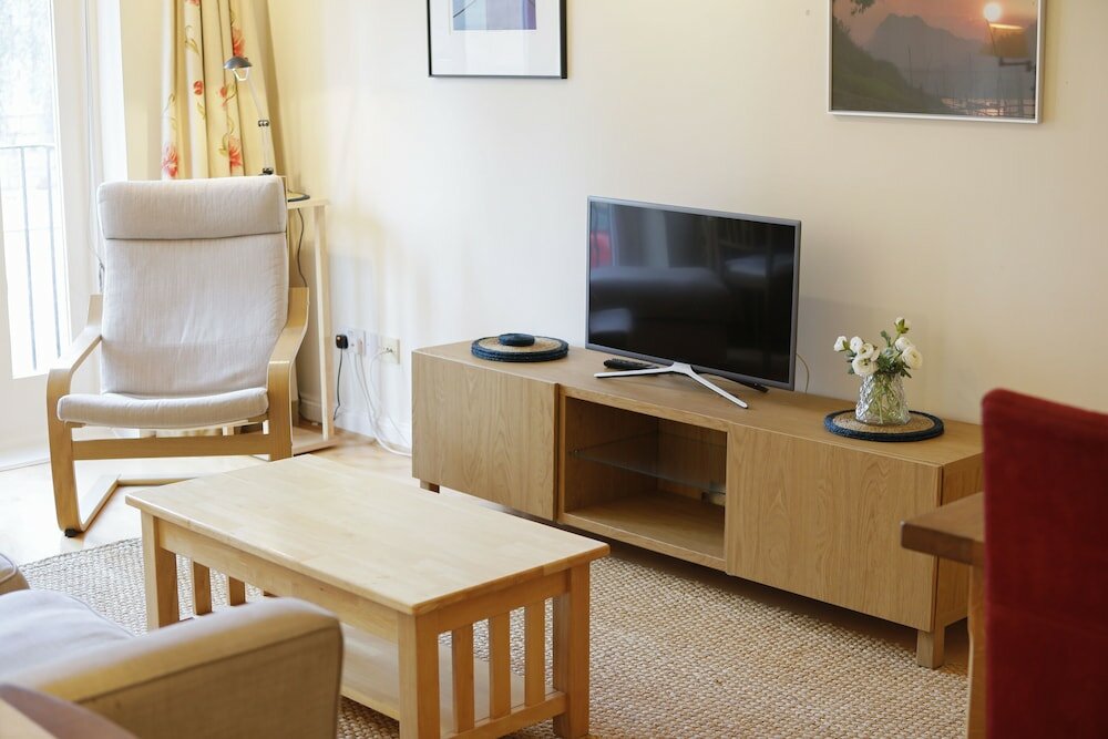Фото Altido Calm 2br Apt w Parking & Patio, near London Eye