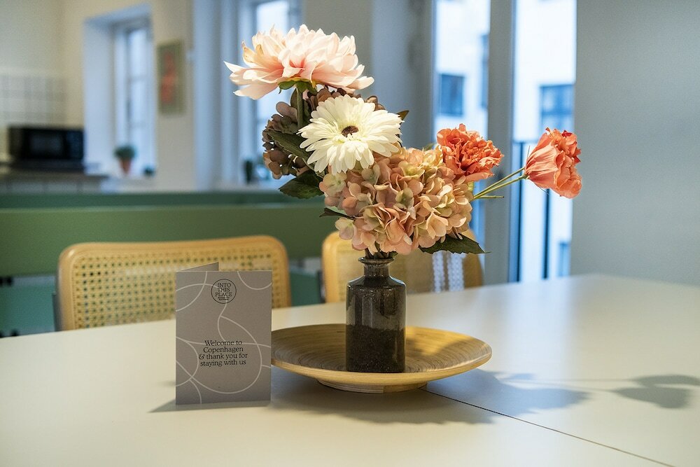 Фото The Townhouse - Into This Place