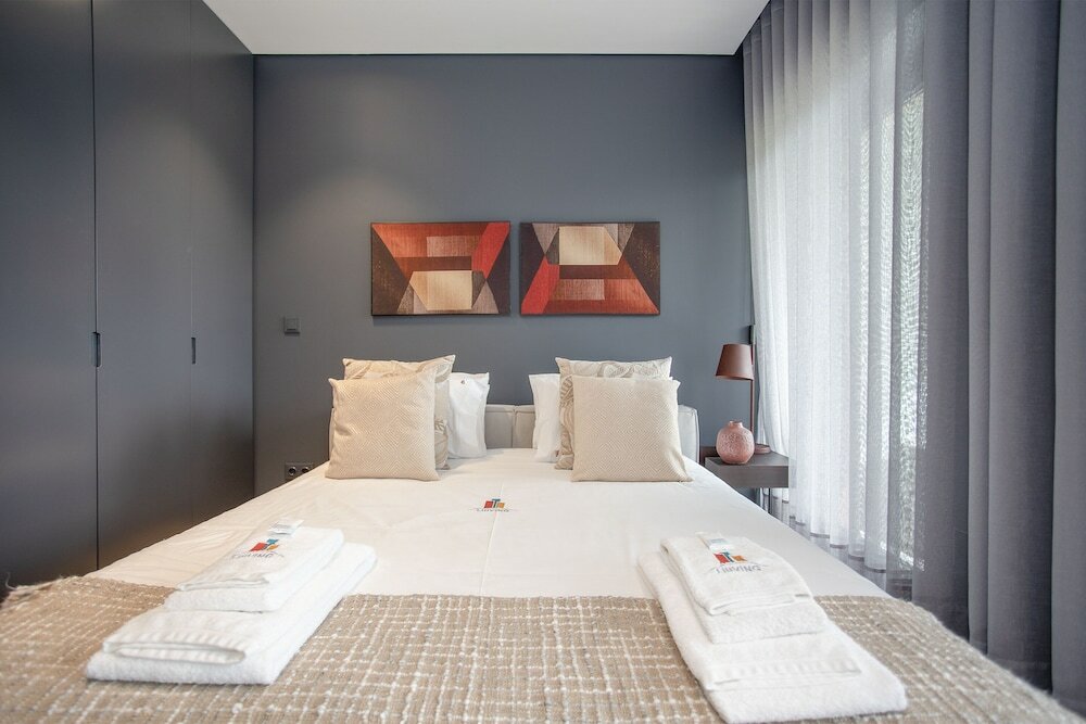 Фото Liiiving in Porto - Dragão Pool View