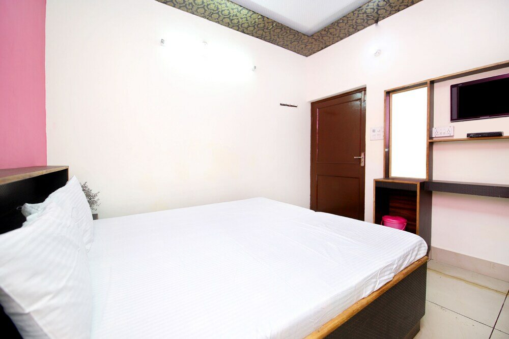 Фото Spot On 42785 Mr Shawarma Family Restaurant & Hotel