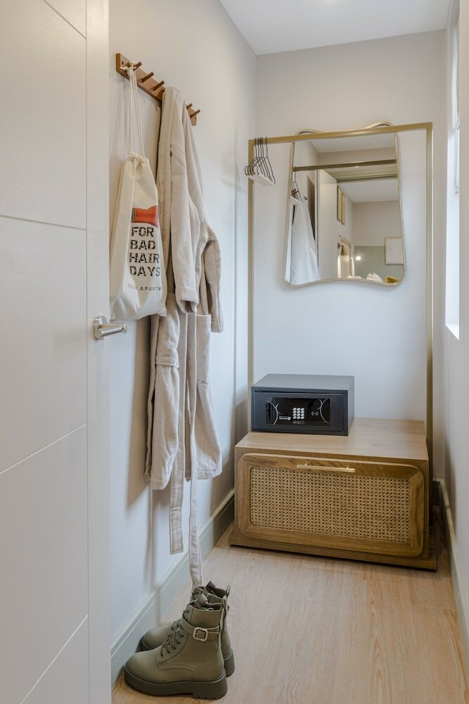 Фото Your Apartment Shepherd's Bush