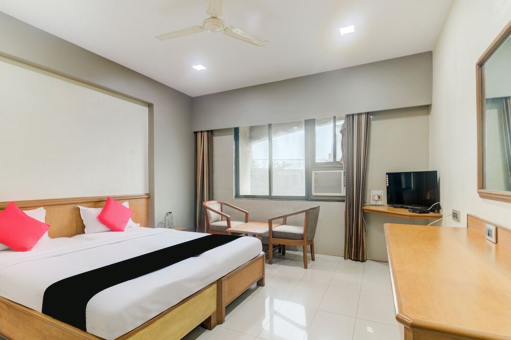 Фото Capital O 45621 Tuliipstays Hotel Ashok Bhiwandi