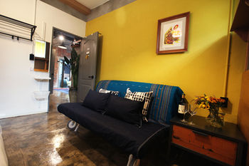 Фото Hongdae Guesthouse Pajamaparty - Hostel