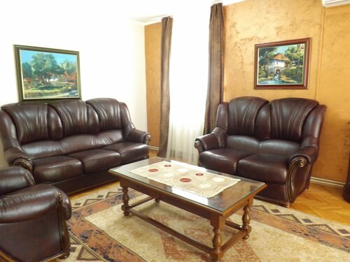 Гостиница Three Bedroom Apartment With Garden
