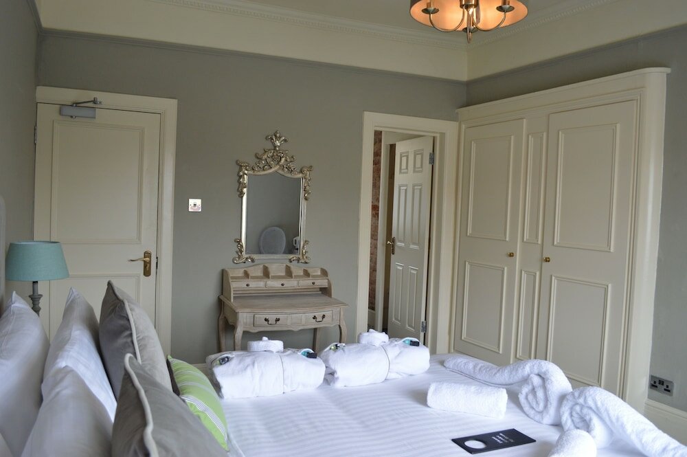 Фото The Crown Pub & Guesthouse