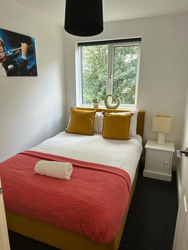 Фото Black Door MALT-Huku Kwetu