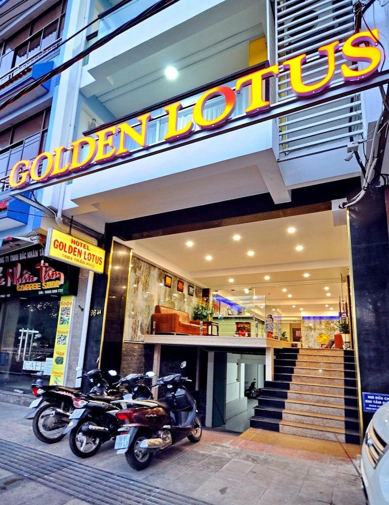 Фото Golden Lotus Hotel