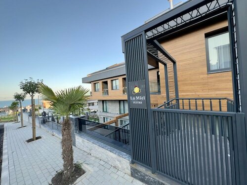 Гостиница La Miel Suites в Шиле