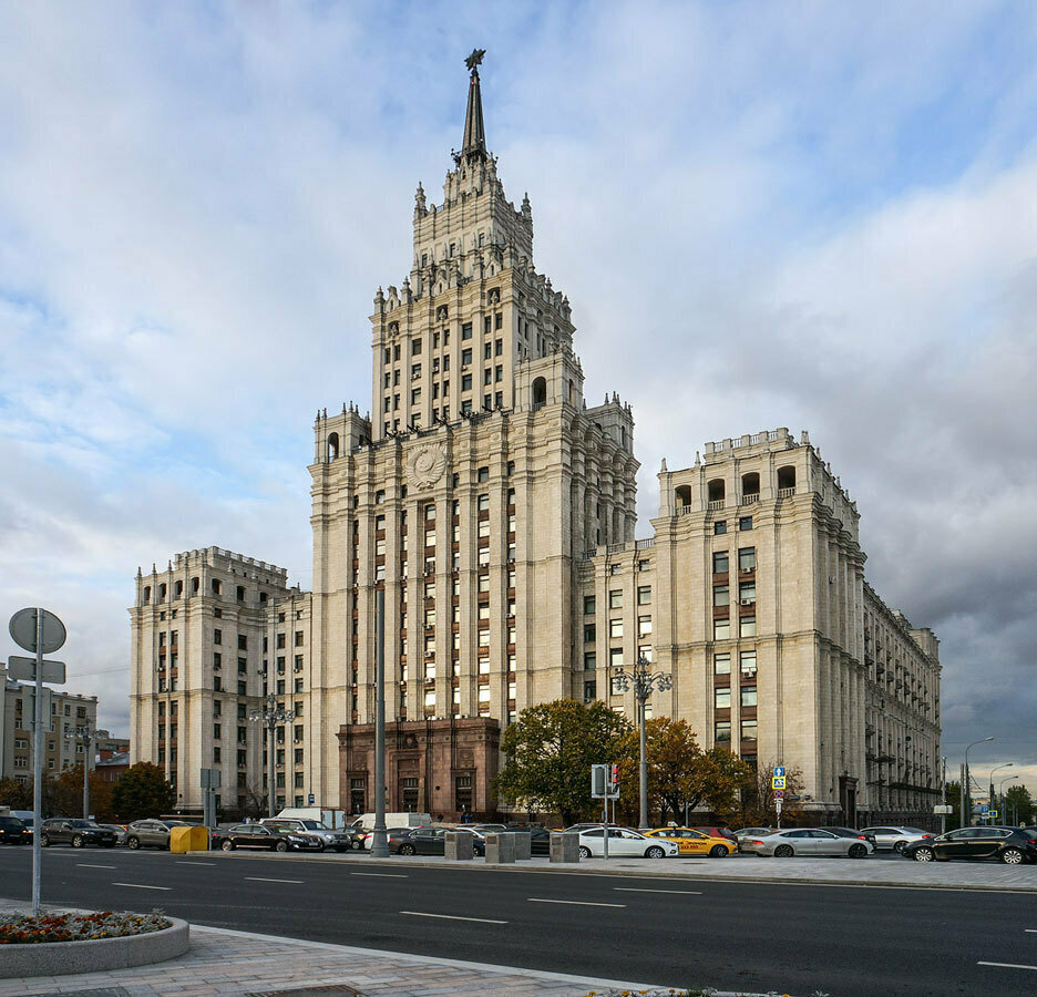 Обзор Dombook: самые высотные новостройки Москвы, которые уже обогнали здание МГ