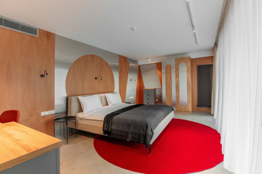 Фото Urban Apartments 17 Executive Suits