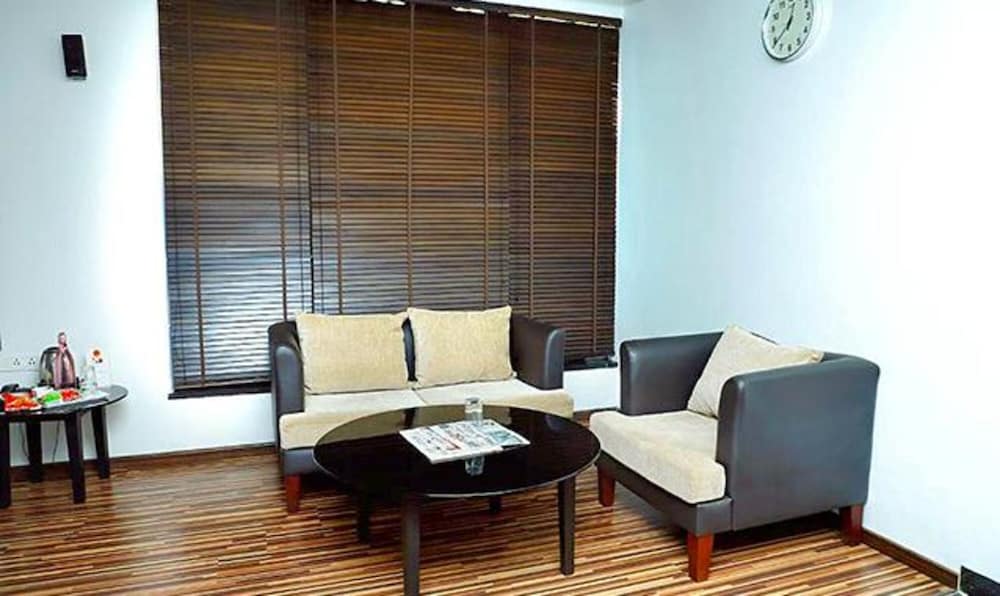 Фото Fabhotel Skyry II