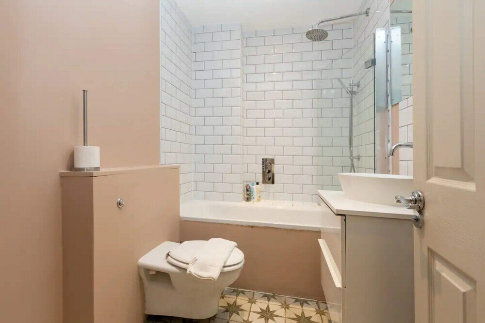 Фото Snug 2bd Flat in Ladbroke Grove