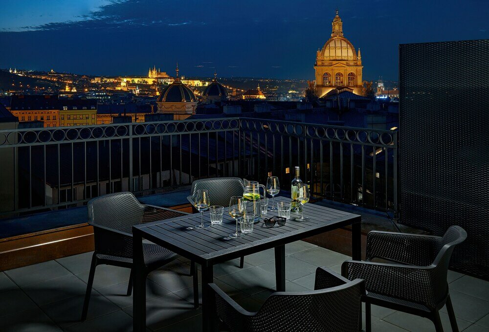 Фото DownTown Suites Rubesova