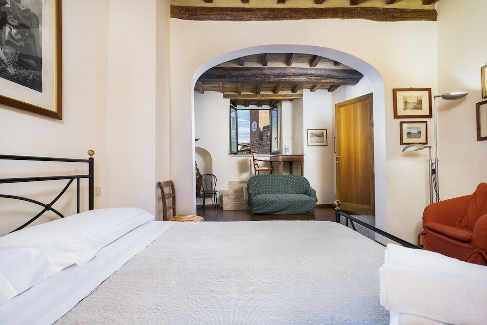 Фото The Balcony Suite -Piazza del Campo View