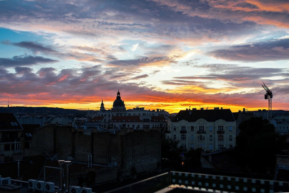 Фото Elisabeth Downtown Apartments by UrbanRent