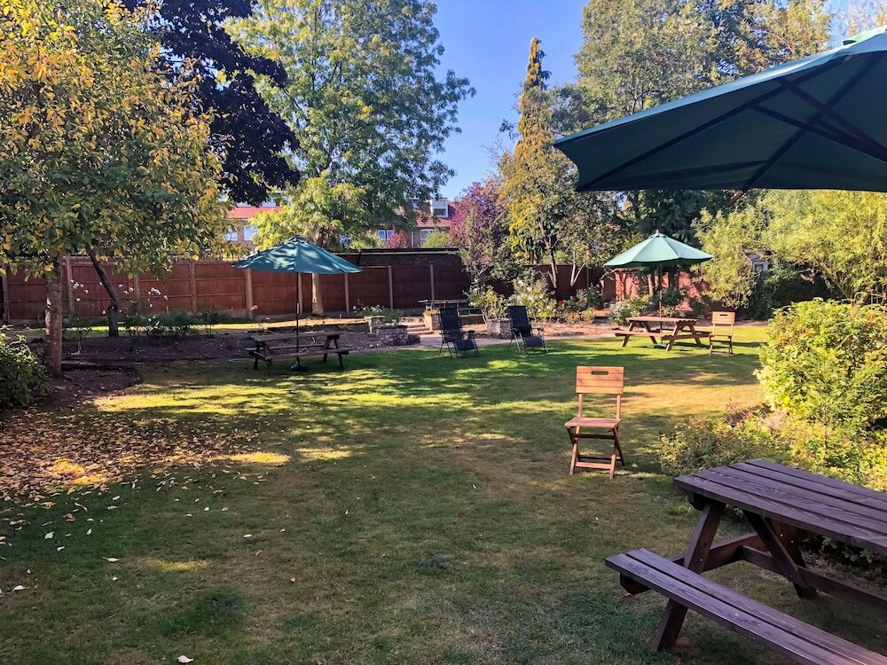 Фото Mapesbury Lodge