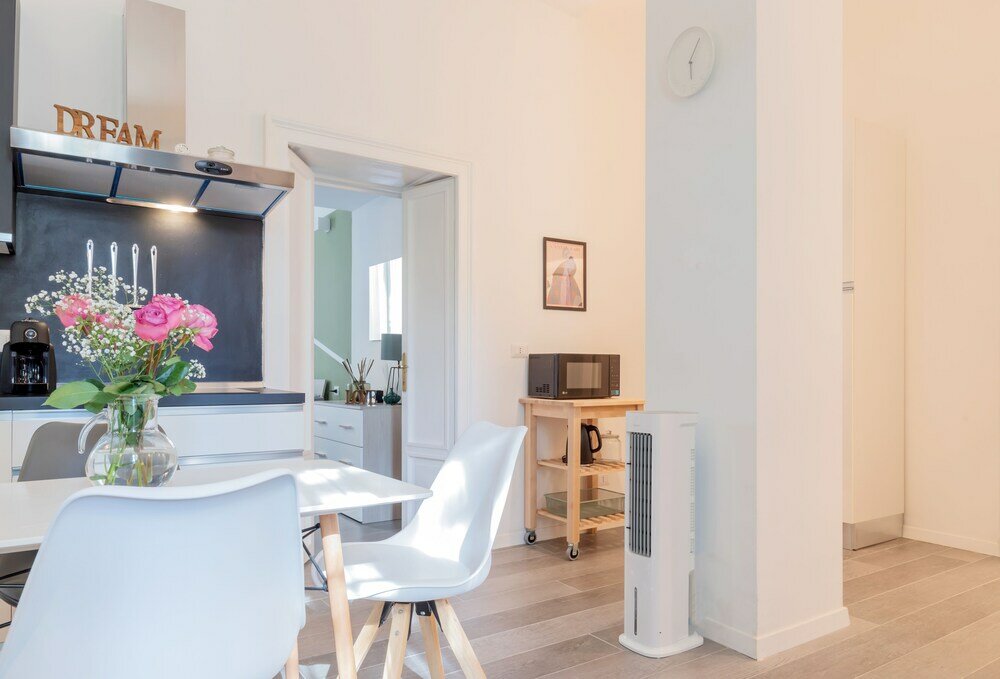 Фото Charming Apartment Milano City Center