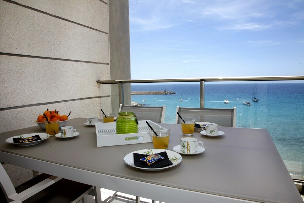 Фото Exclusive Frontline Apt. in Luxury Residence