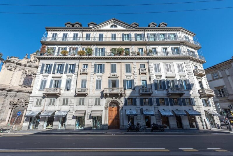 Гостиница Portaclè Suites в Милане