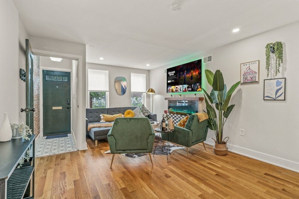 Фото Stylish 3-Bedroom Home in Philly