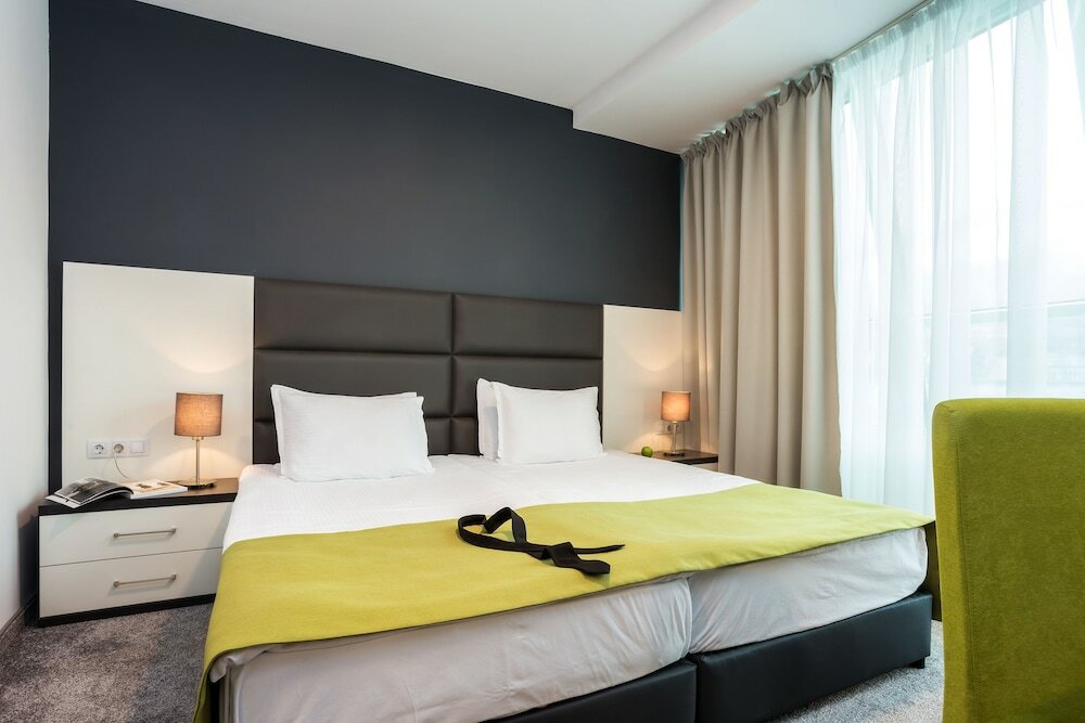 Фото Earth and People SPA Hotel Sofia