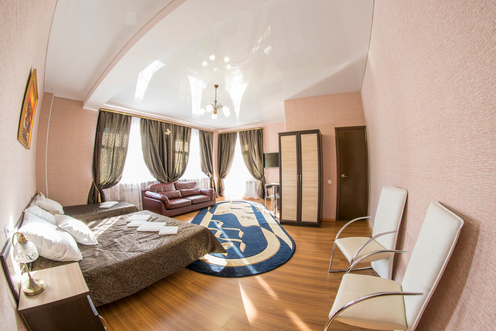 Фото отеля 2