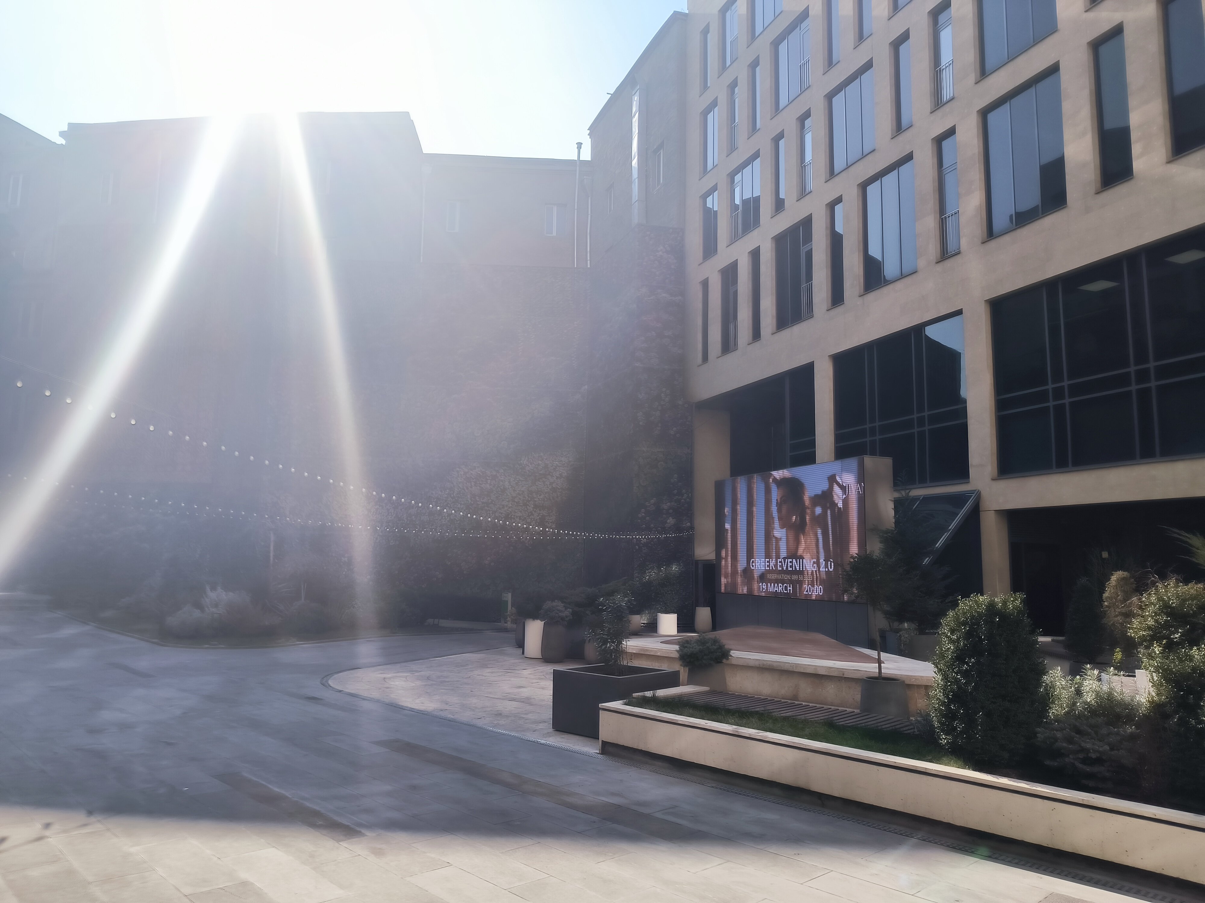 Фото Holiday Inn Yerevan Republic Square