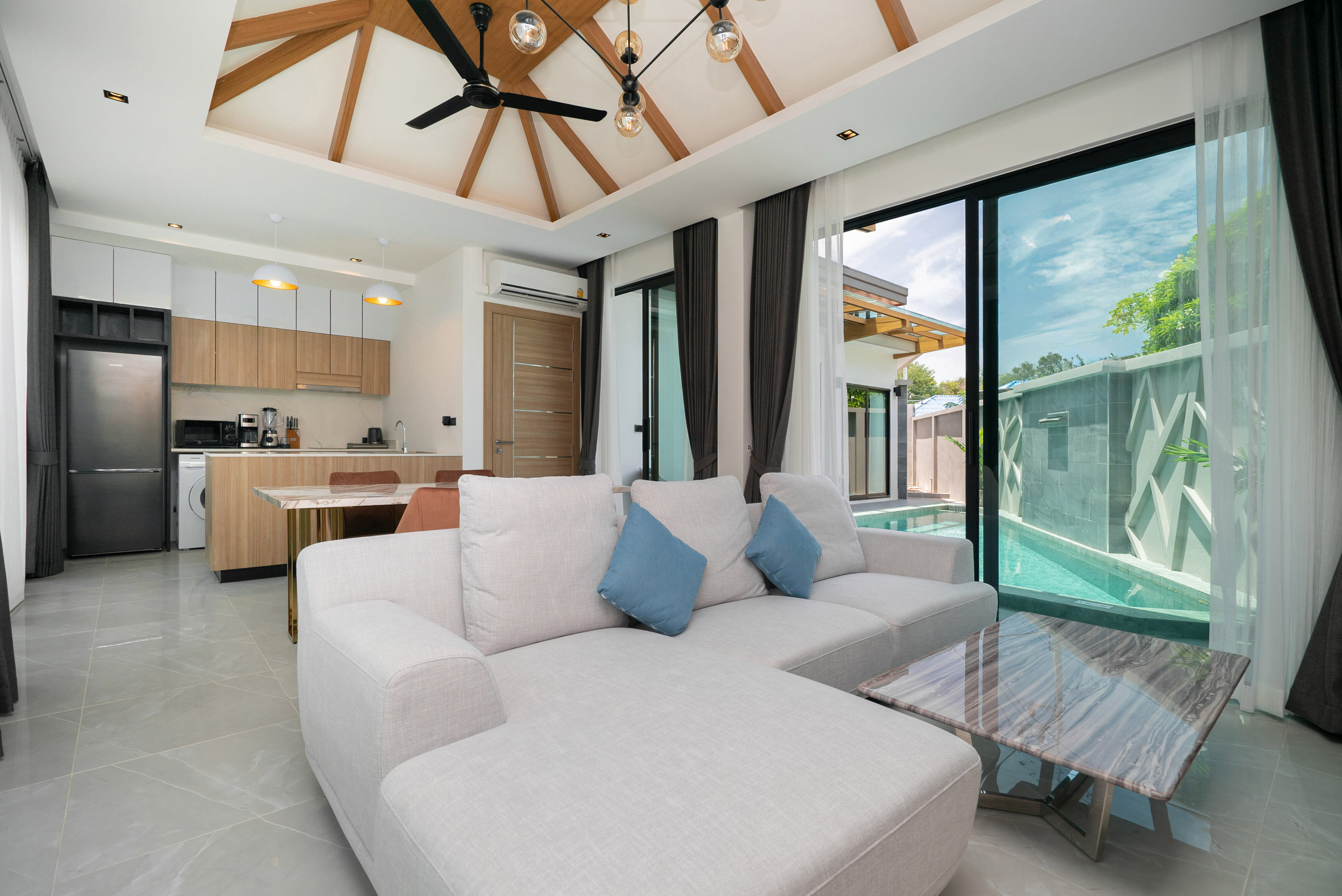 Фото Раваяна Централ Парк Виллас