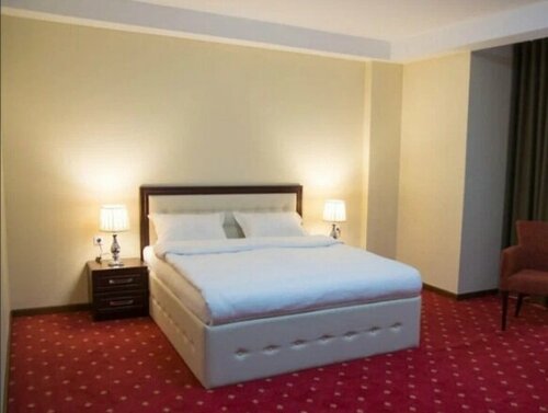 Внешний вид отеля Шумон в Душанбе, фото 4