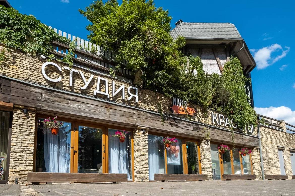 Банкетный зал караоке клуба Жуковка 72 (Zhukovka 72) в Жуковке - ТоМесто Москва