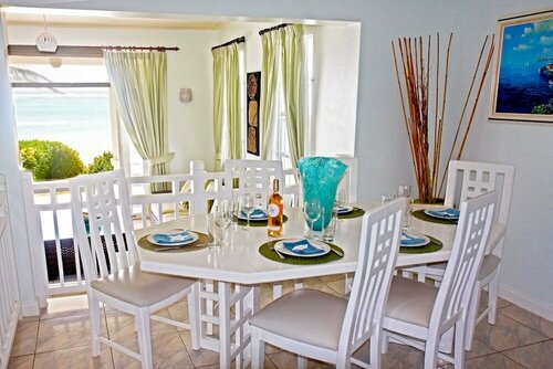 Гостиница Silver Sands Beach Villas are Great for Family-friendly Activities Surfing
