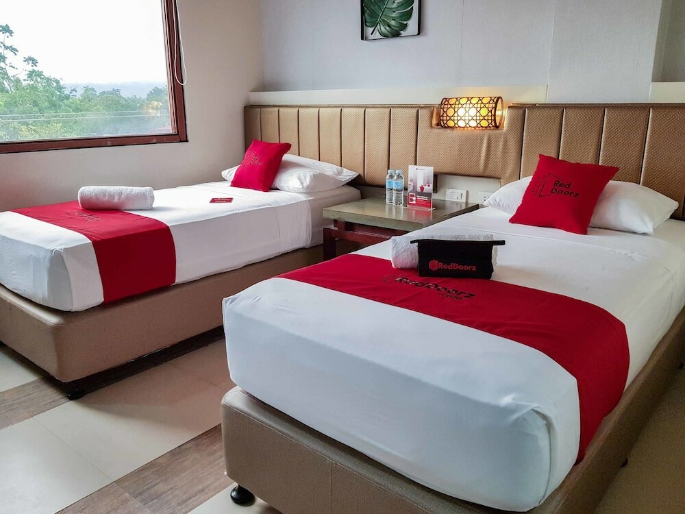 Фото RedDoorz Plus near Holy Name Medical Center