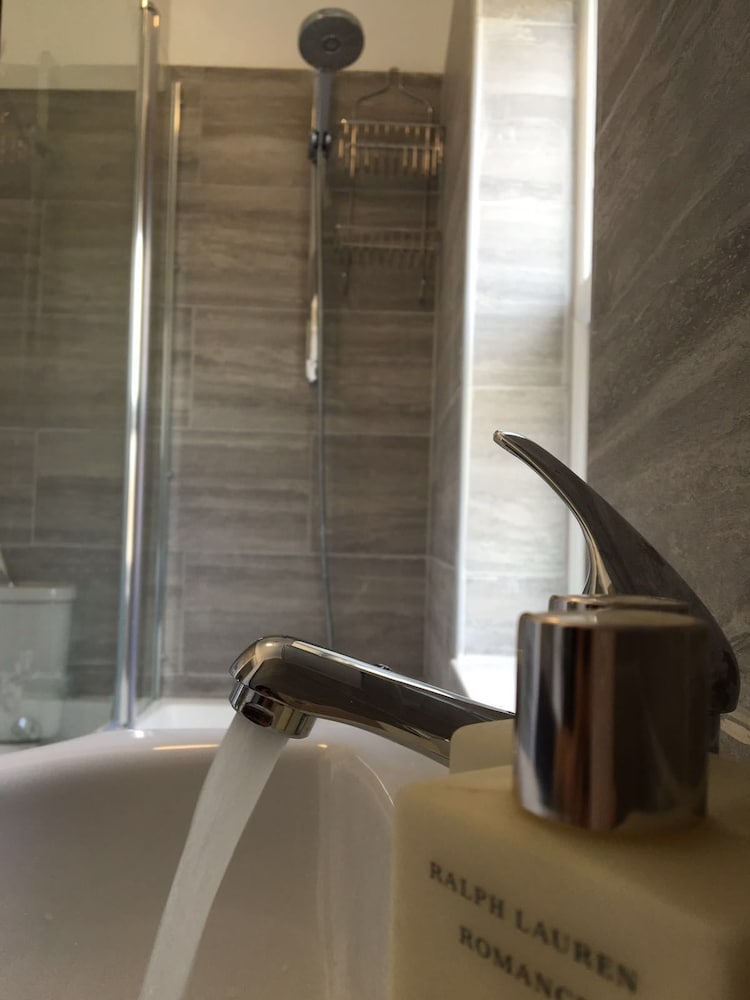 Фото Crewe Rooms @ 97 Edleston Road