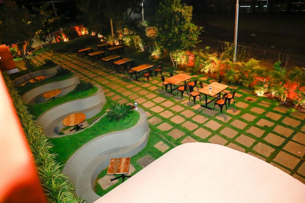 Фото Hotel Parth Residency