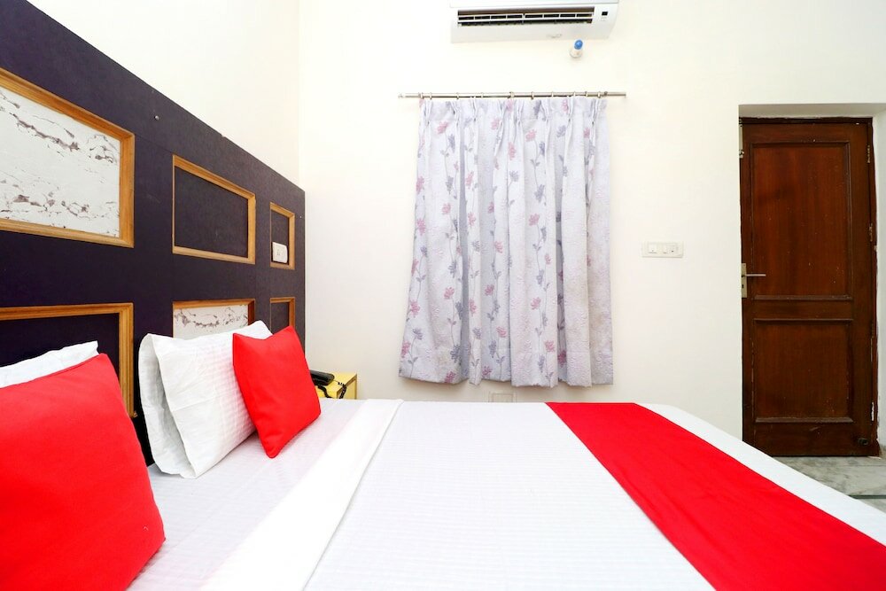 Фото Oyo 37663 Hotel Royal Palace