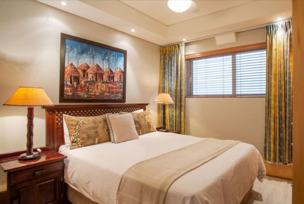 Фото 2 Bedroom Lido Apartment Sea Point