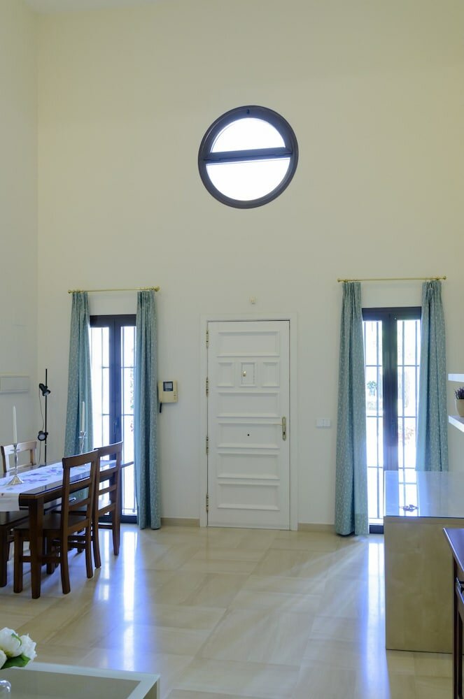 Фото Espectacular Duplex Altos de Santa Ana