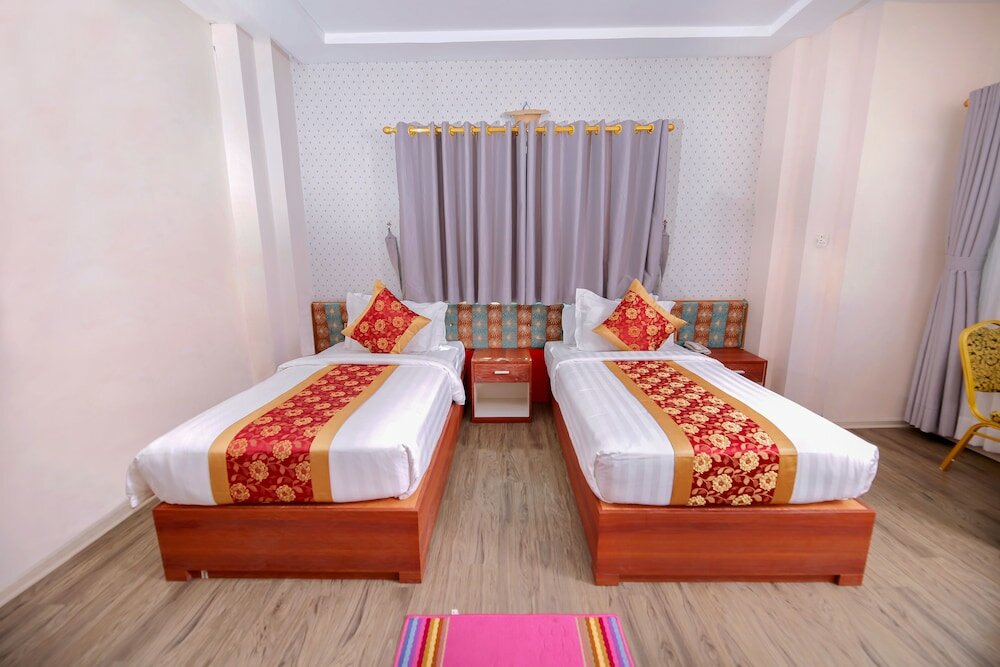 Фото H Plus Hotel Yangon