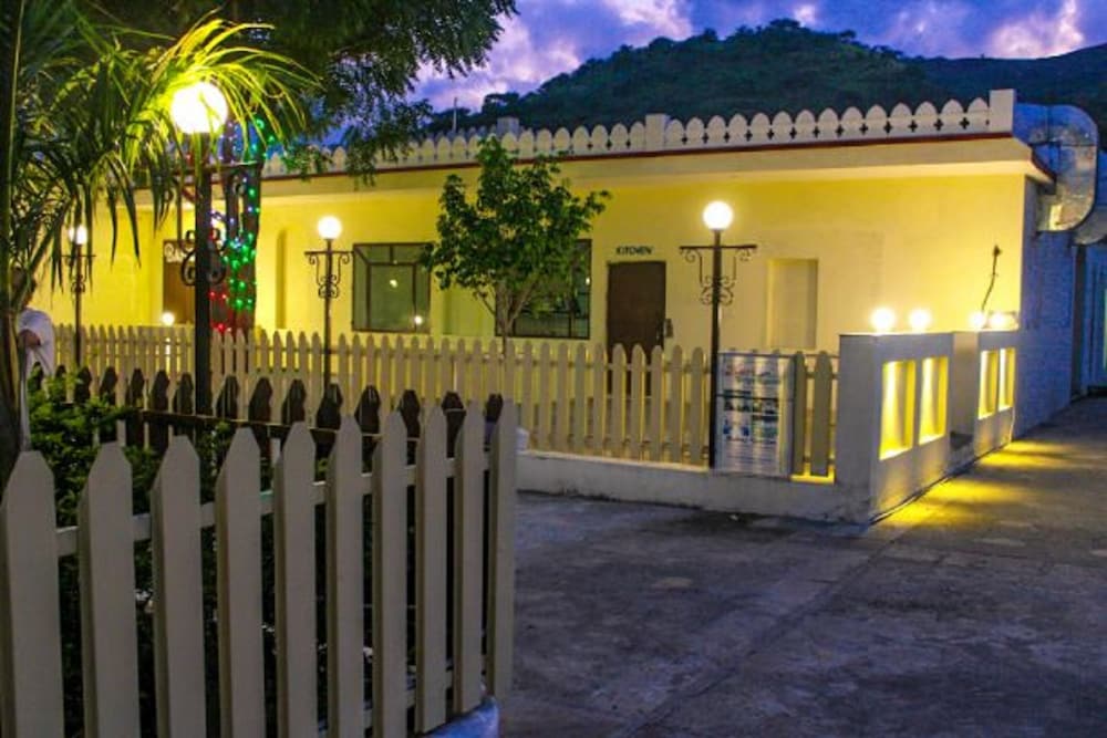 Фото Hari Priya Resort by Ankur Garden