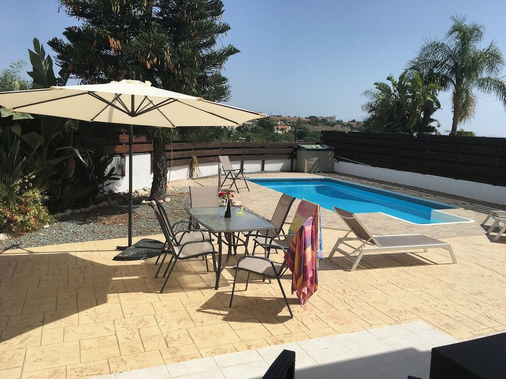 Фото 3 Bed Villa 10 Minutes Drive From Beautiful Beach