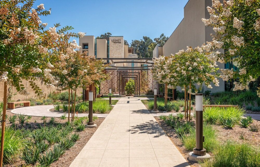 Фото Legacy Resort Hotel & SPA