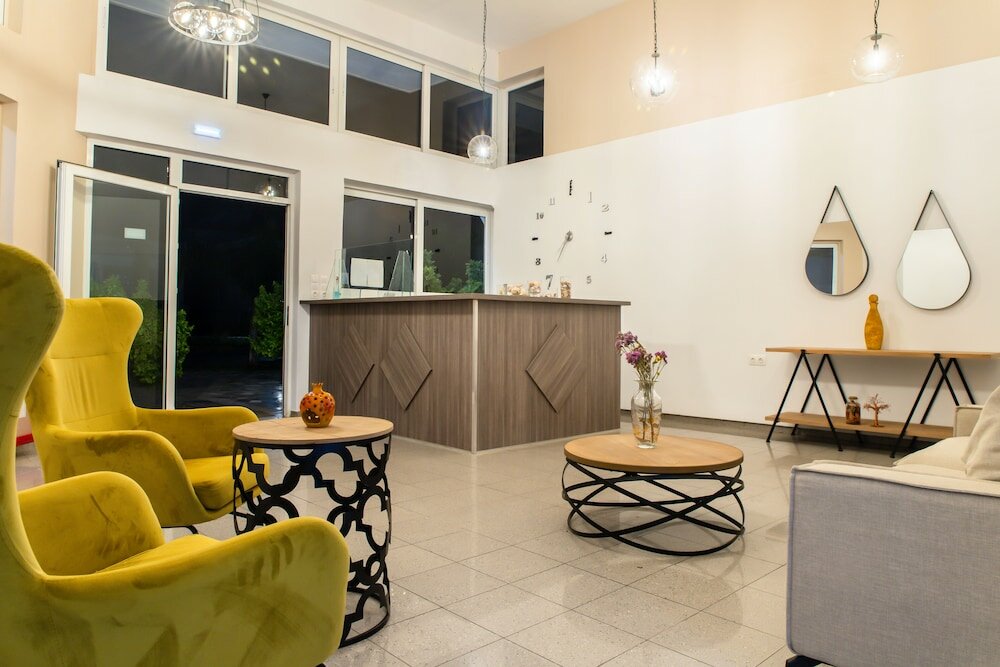 Фото Arigiri Apartments & Suites