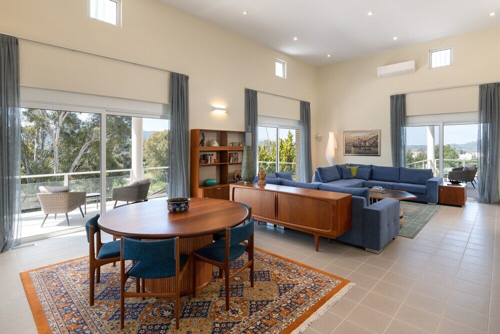 Фото HillTop Luxury Villa